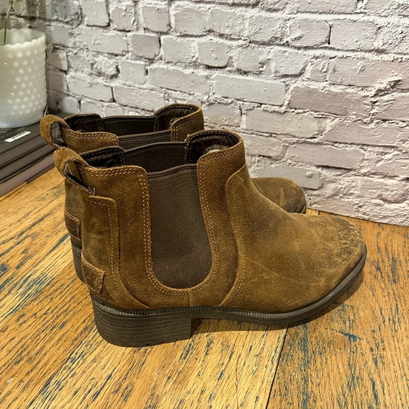 ❣️UGG – 7.5 – Brown Chelsea Boots - Picture 10 of 11